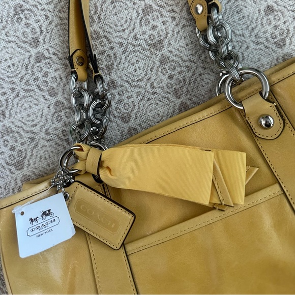 Coach Poppy Pushlock Tote In Sunflower - Picture 4 of 13